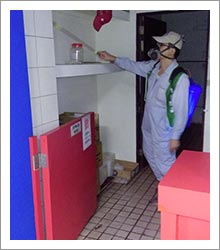 壁面隙縫殘效噴灑 壁面隙縫殘效噴灑